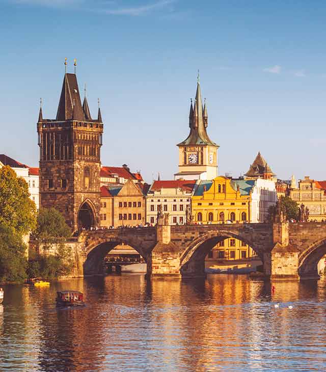 פראג: טיסה + מלון
