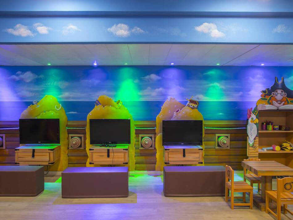 משחקי טלוויזיה במיני קלאב