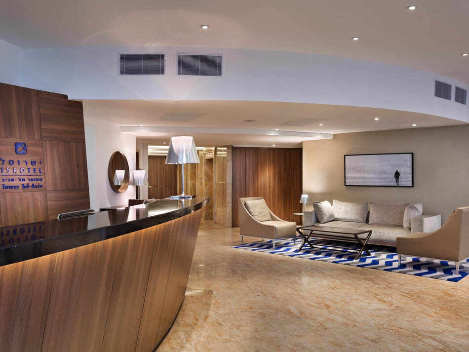 עמדת קבלה ולובי עליון