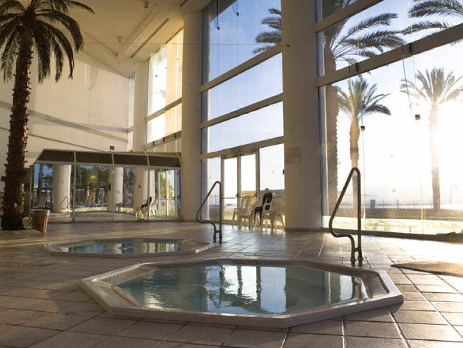 ג'קוזי מפנק בספא