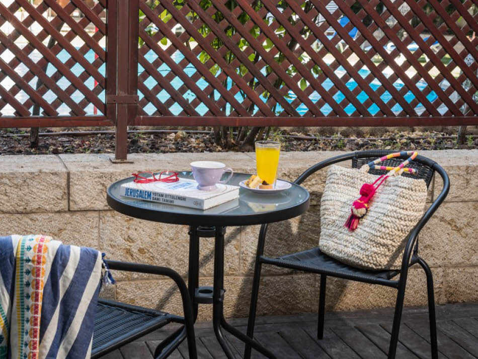 חדר עם מרפסת